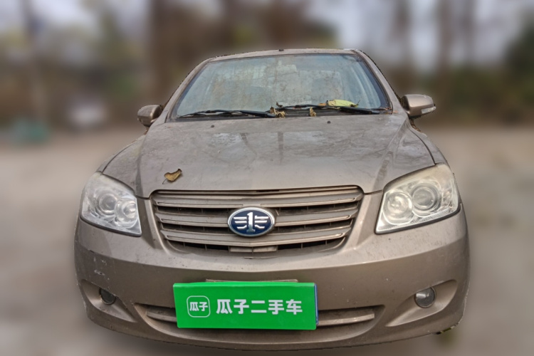 一汽 夏利N5 2014款 1.0L 手动舒适型车身外观2