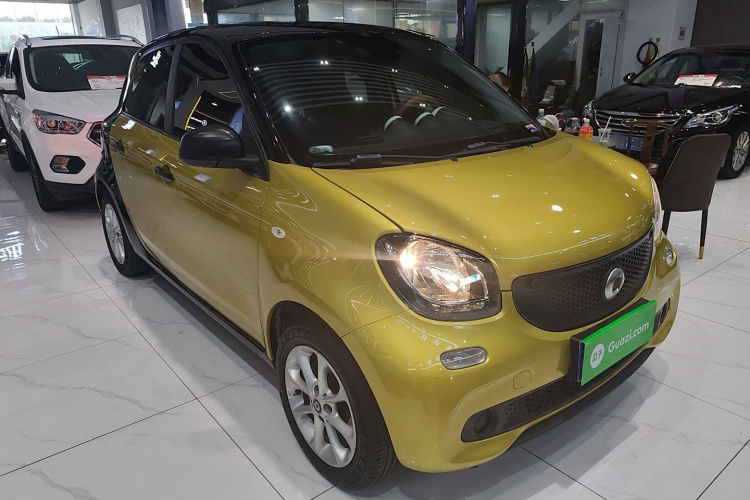 smart forfour 2016款 1.0L 52千瓦灵动版车身外观3