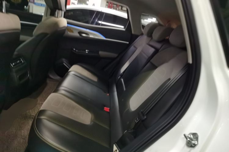 奔腾E01 2020款 空间曲率型中控内饰21