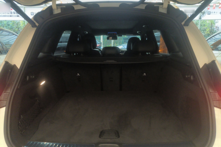 奔驰GLC 2023款 GLC 300 L 4MATIC 动感型 5座局部细节23