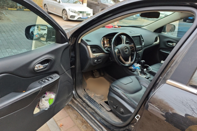 Jeep 自由光 2016款 2.4L 专业智能版中控内饰20