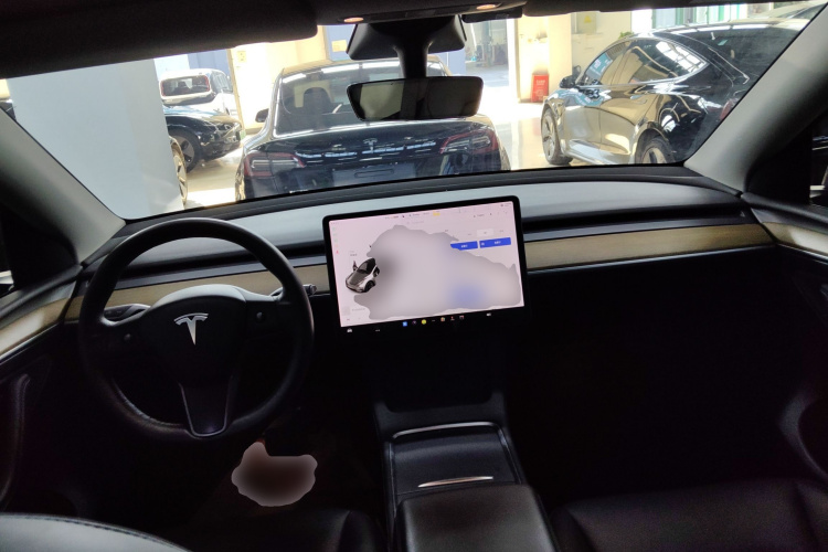 特斯拉 Model Y 2021款 长续航全轮驱动版中控内饰12