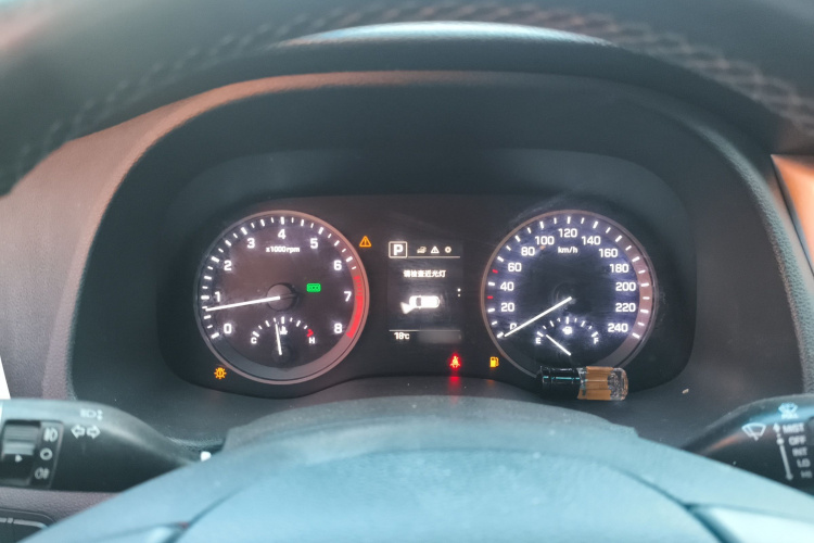 现代 途胜 2018款 1.6T 双离合两驱15周年特别版局部细节14