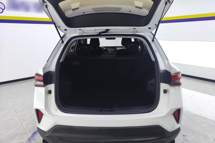 五菱汽车 五菱星驰 2022款 1.5L CVT畅享型机舱底盘23