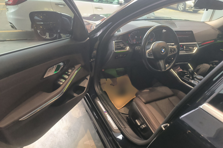 宝马3系 2022款 改款 320Li M运动套装中控内饰20