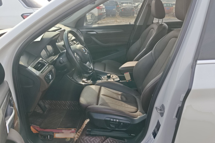 宝马X1 2019款 sDrive18Li 尊享型中控内饰7003