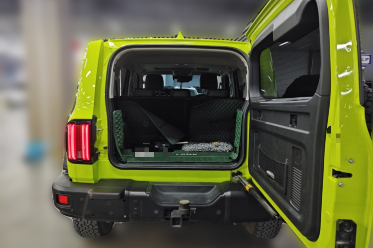 坦克300 2022款 2.0T 坦克游侠中控内饰23