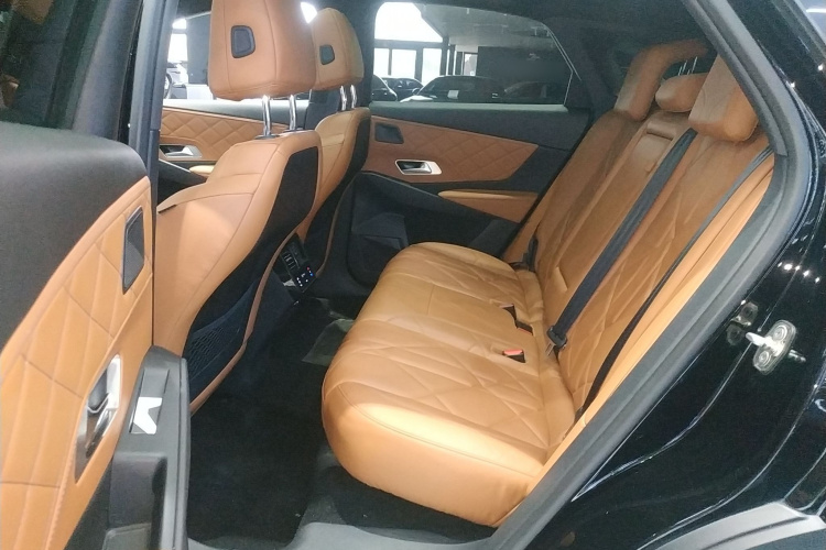 DS 7 2018款 45THP 里沃利先锐版中控内饰21