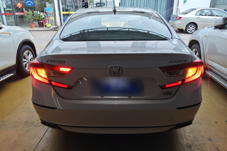 本田 雅阁 2018款 260TURBO 精英版 国VI车身外观6004