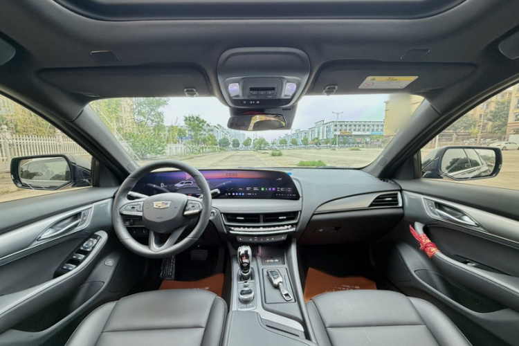 凯迪拉克CT5 2025款 28T 城市运动版中控内饰7003