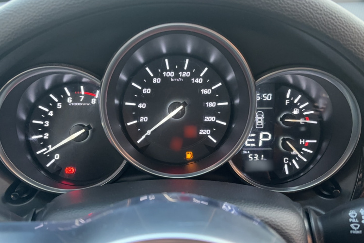 众泰SR9 2017款 2.0T 自动极致之路版局部细节14