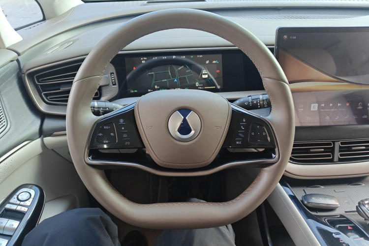 腾势D9 2022款 DM-i 970 四驱旗舰型局部细节13