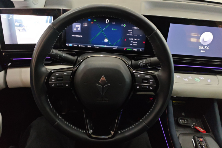 灵悉L 2025款 头号玩家版+超级加倍选装包中控内饰13