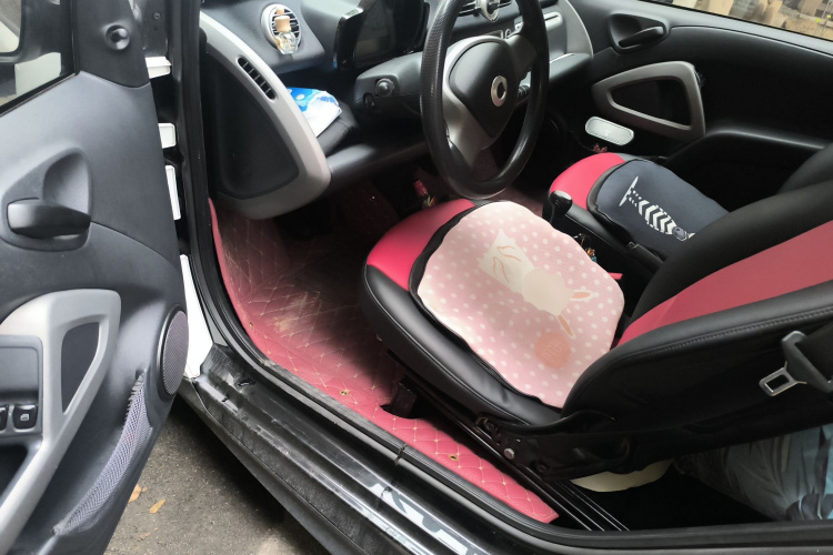 smart fortwo 2012款 1.0 MHD 硬顶标准版中控内饰20