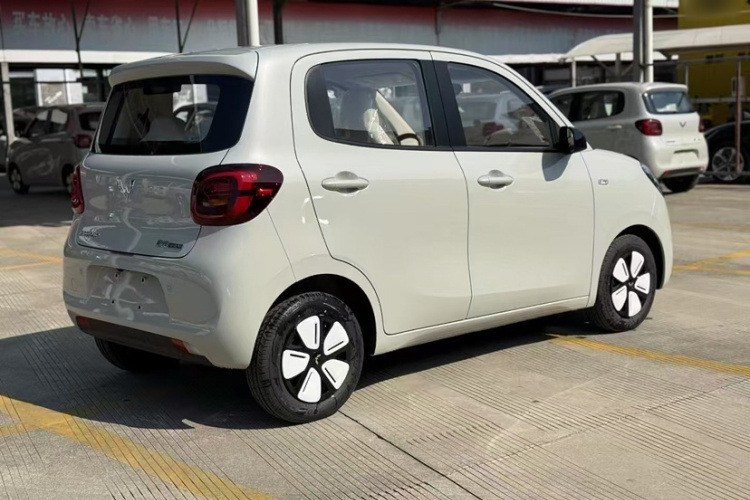 五菱汽车 宏光MINIEV 2025款 四门版 进阶款车身外观6005