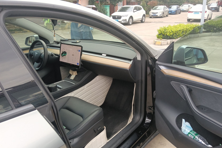 特斯拉 Model Y 2022款 后轮驱动版局部细节9005