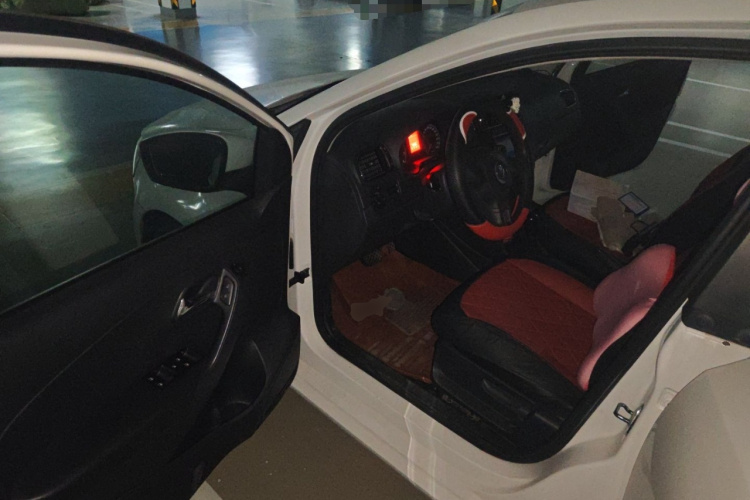 大众 Polo 2013款 1.6L 自动舒适版中控内饰20