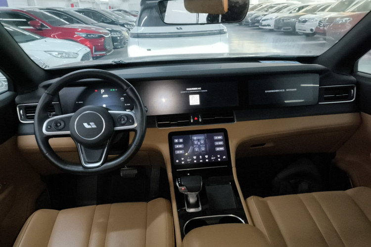 理想汽车 理想ONE 2020款 增程6座版中控内饰12