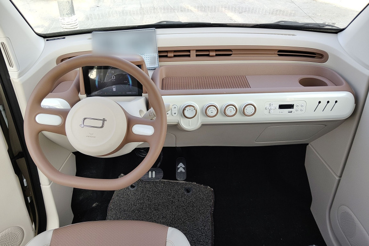 奔腾小马 2026款 222km 闪耀马中控内饰7002