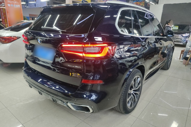 宝马X5(进口) 2022款 xDrive30i M运动套装车身外观7