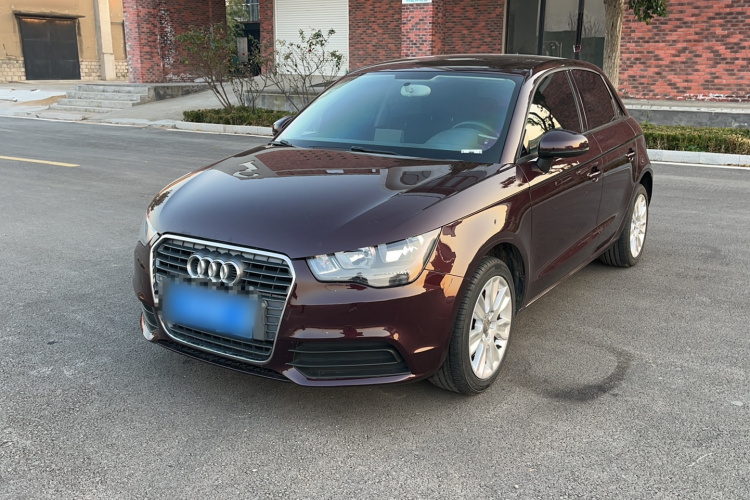奥迪A1 2014款 30 TFSI Sportback时尚型车身外观1