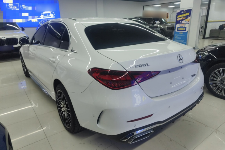 奔驰C级 2023款 改款 C 200 L 运动版车身外观4