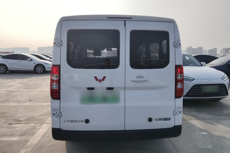 五菱汽车 五菱扬光 2025款 400km 客车版舒适型车身外观6