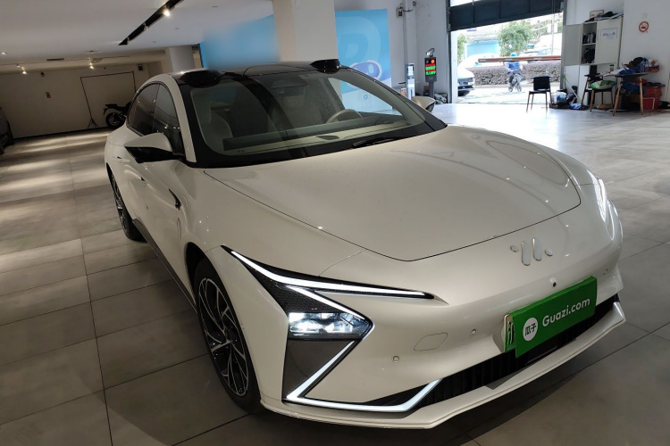 智己汽车 智己L7 2022款 Dynamic车身外观3