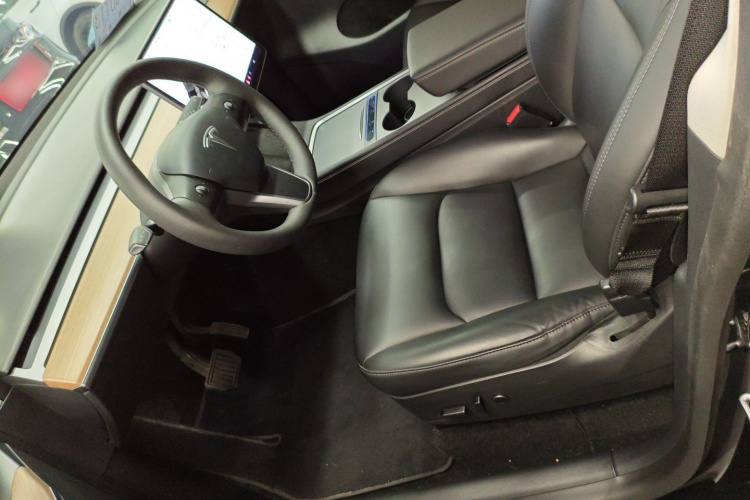 特斯拉 Model Y 2021款 标准续航后驱版局部细节19