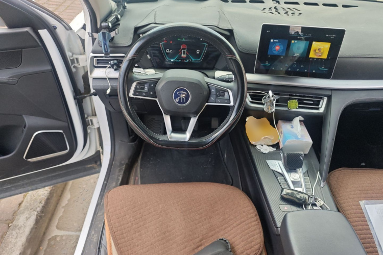 比亚迪 宋Pro 2019款 1.5T 自动尊贵型中控内饰13