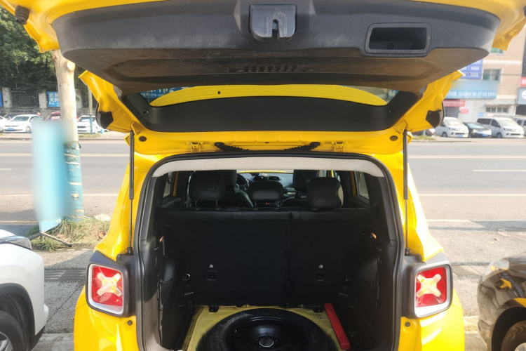 Jeep 自由侠 2016款 1.4T 自动智能版机舱底盘23