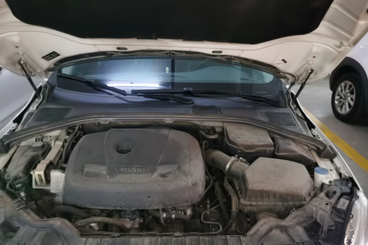 沃尔沃S60 2018款 S60L T3 智进进取版机舱底盘24