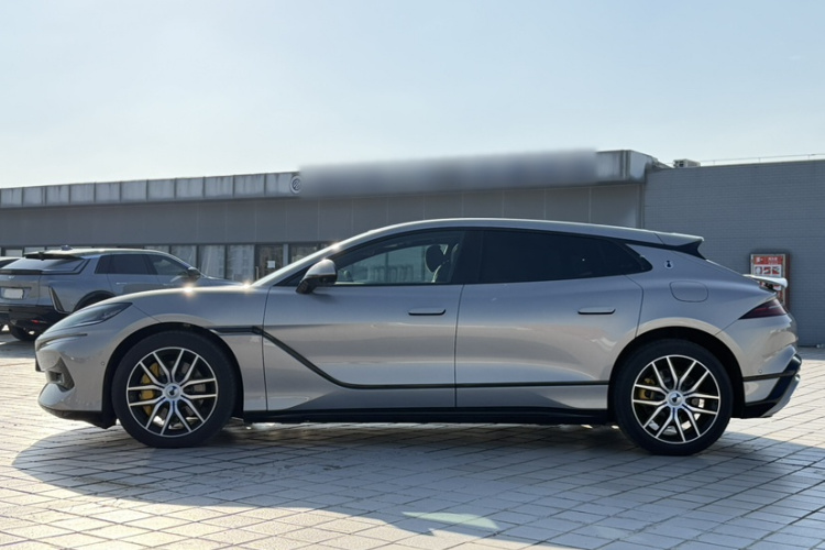 腾势Z9GT 2024款 1100四驱Pro版车身外观6001