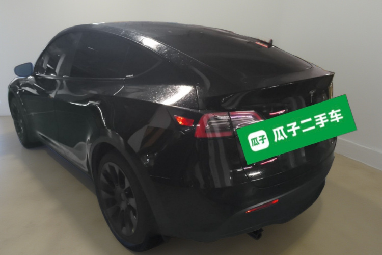 特斯拉 Model Y 2021款 标准续航后驱版车身外观5