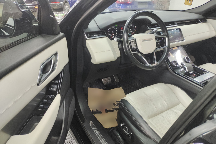 路虎 揽胜星脉 2022款 250PS 熠金珍藏版中控内饰20