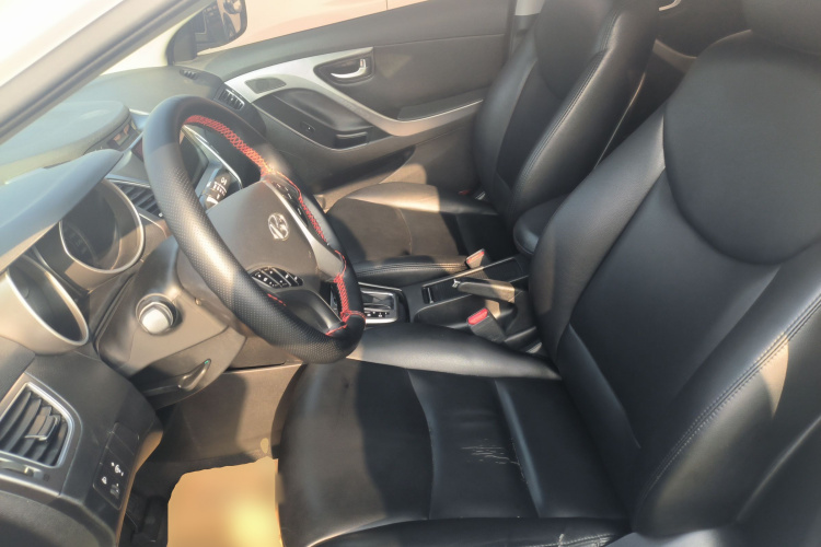 现代 朗动 2015款 1.6L 自动领先型局部细节19