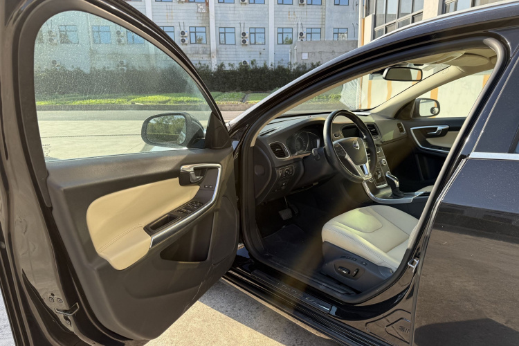 沃尔沃V60 2014款 改款 T5 智逸版车身外观6007