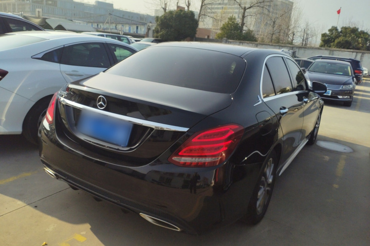 奔驰C级 2017款 C 180 L 运动版车身外观7
