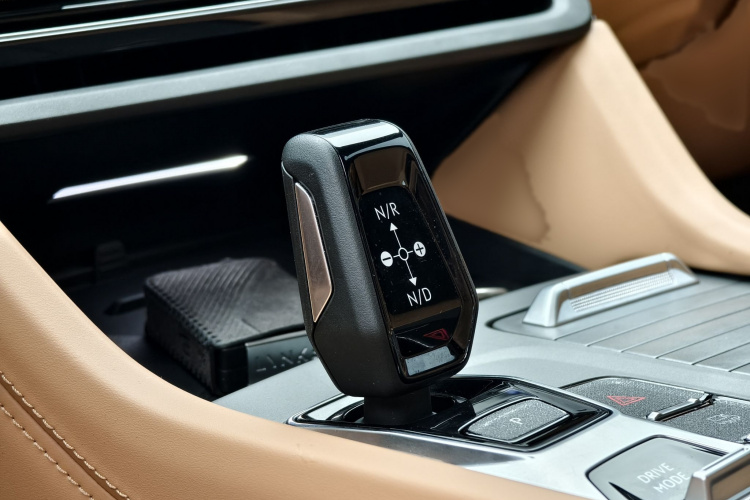 领克09 EM-P 2024款 2.0TD EM-P 四驱HALO 六座局部细节18