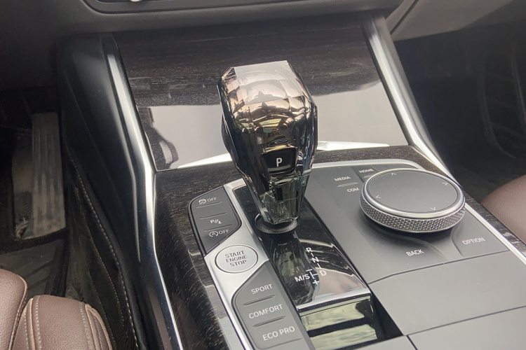 宝马3系 2021款 改款二 325Li M运动套装局部细节18