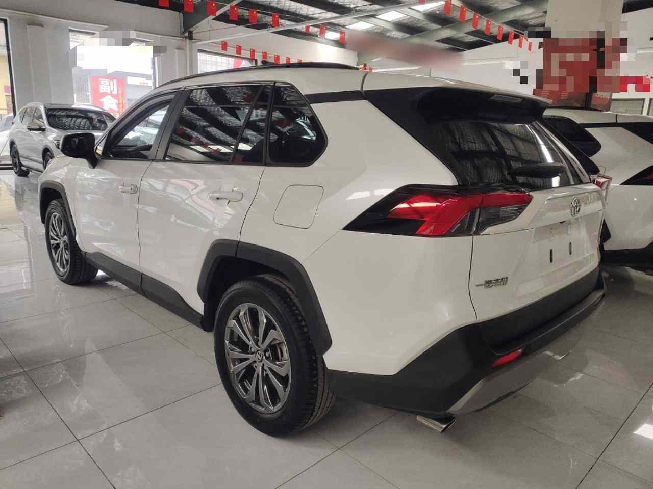 丰田 RAV4荣放 2023款 2.0L CVT两驱风尚Plus版(3)