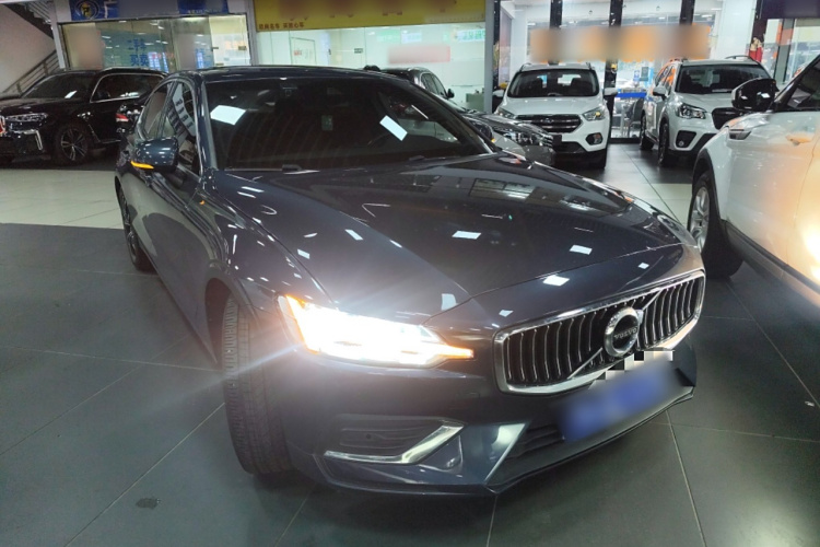 沃尔沃S60 2022款 B4 智逸豪华版车身外观6002