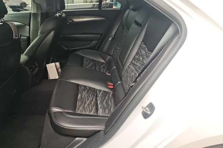 凯迪拉克ATS-L 2017款 28T 技术型中控内饰7004