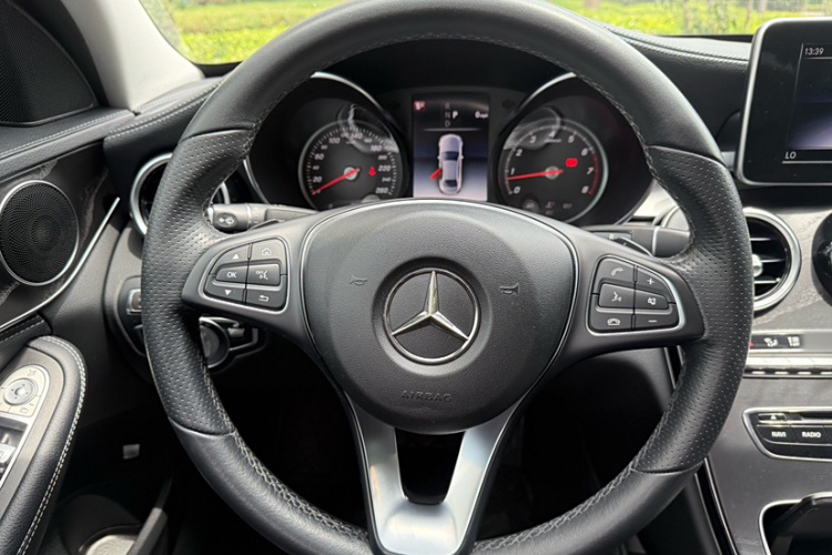 奔驰C级 2018款 C 180 L 时尚型运动版局部细节13