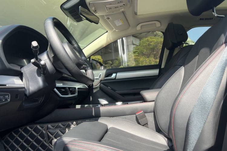 比亚迪 唐新能源 2019款 DM 2.0T 全时四驱智联创领型 7座 国VI局部细节9010