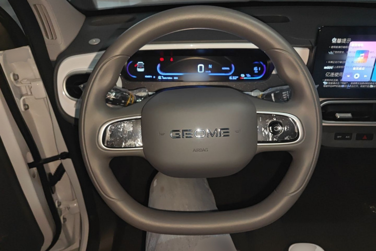 吉利银河 熊猫 2025款 210km 元气熊中控内饰13