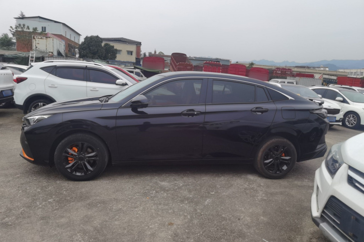 东风风神 奕炫 2023款 马赫版 1.5L 自动追影版车身外观6005