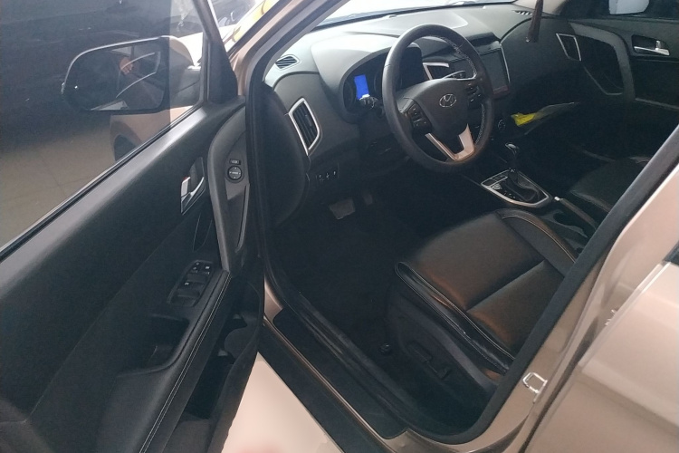 北京现代ix25 2017款 1.6L 自动智能型中控内饰20