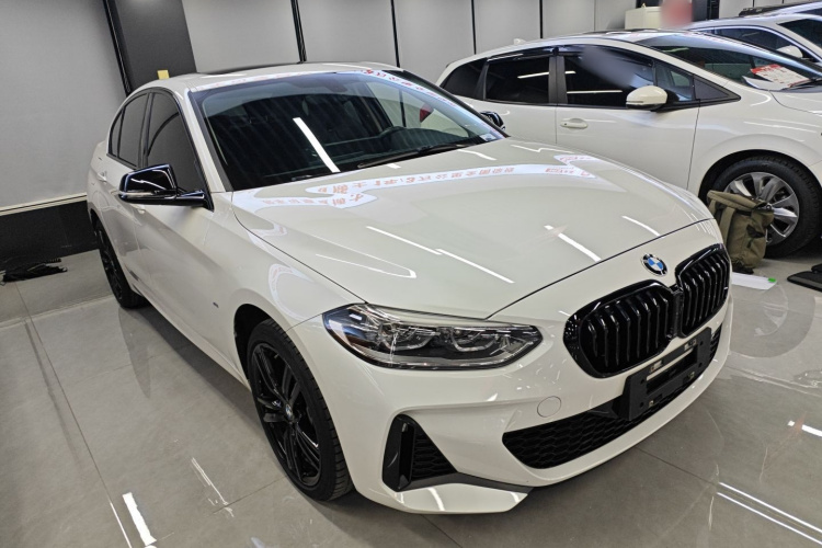 宝马1系 2021款 改款 125i M运动曜夜版车身外观3