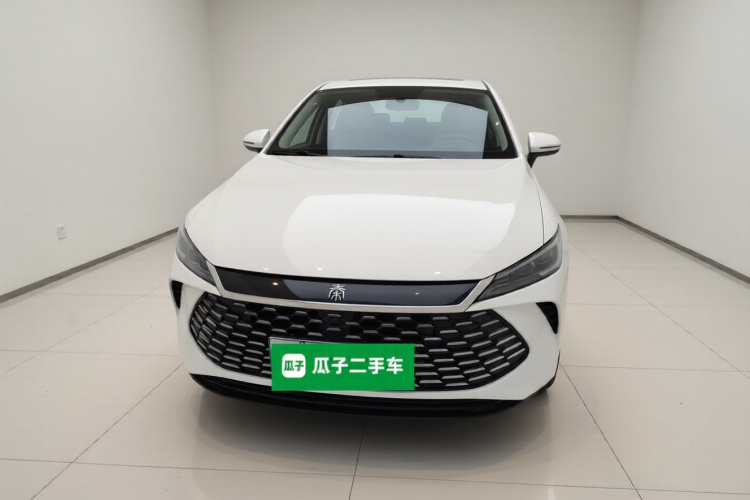 比亚迪 秦PLUS 2025款 DM-i 智驾版 55KM领先型车身外观2